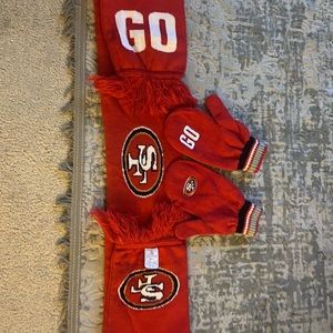 San Francisco 49ers scarf and gloves